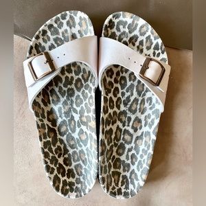 Pearly pink Birkenstock Papillio 7, soft animal print footbed.